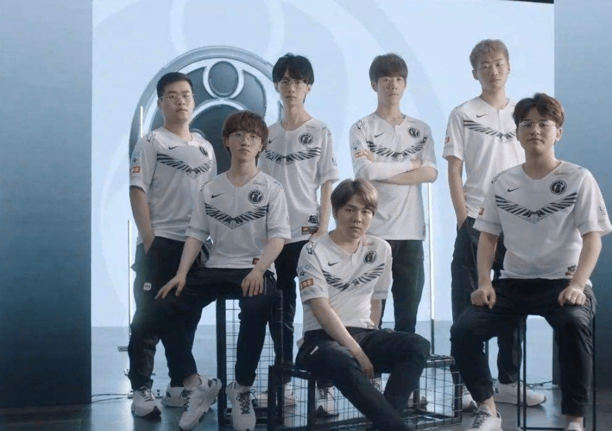 名字早已与 名字早已与